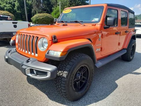 Used 2018 Jeep Wrangler Unlimited Sahara w/ Cold Weather Group AWD/4WD image 5
