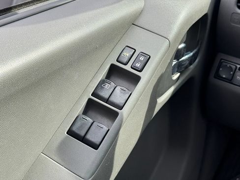 Used 2012 Nissan Frontier SV AWD/4WD image 30