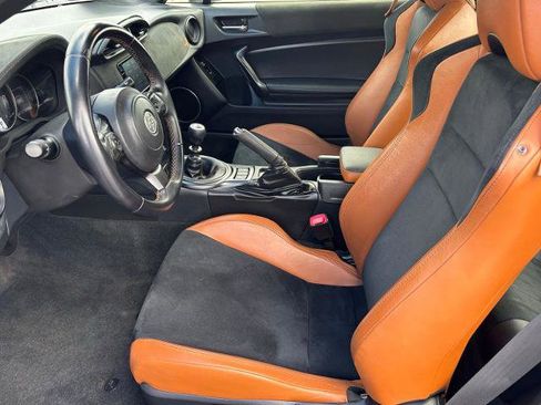 Used 2020 Toyota 86 RWD image 17