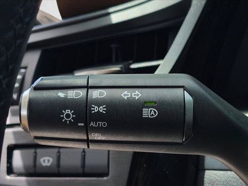 Used 2022 Lexus ES 300h w/ Premium Package FWD image 9