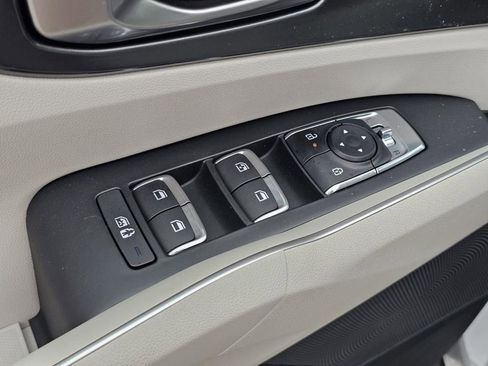 New 2026 Kia Sorento S FWD image 17