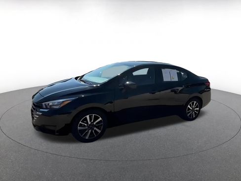 Used 2025 Nissan Versa SV FWD image 7