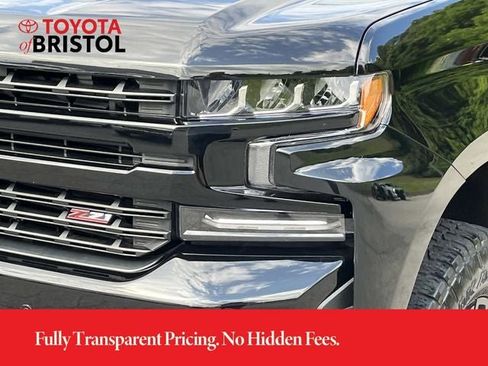 Used 2020 Chevrolet Silverado 1500 LT Trail Boss w/ Midnight Edition AWD/4WD image 11