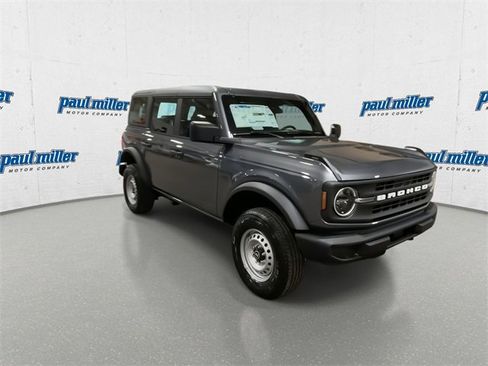 New 2025 Ford Bronco 4-Door image 2