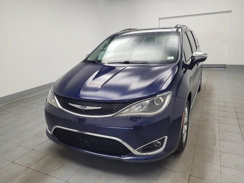 Used 2017 Chrysler Pacifica Limited FWD image 15