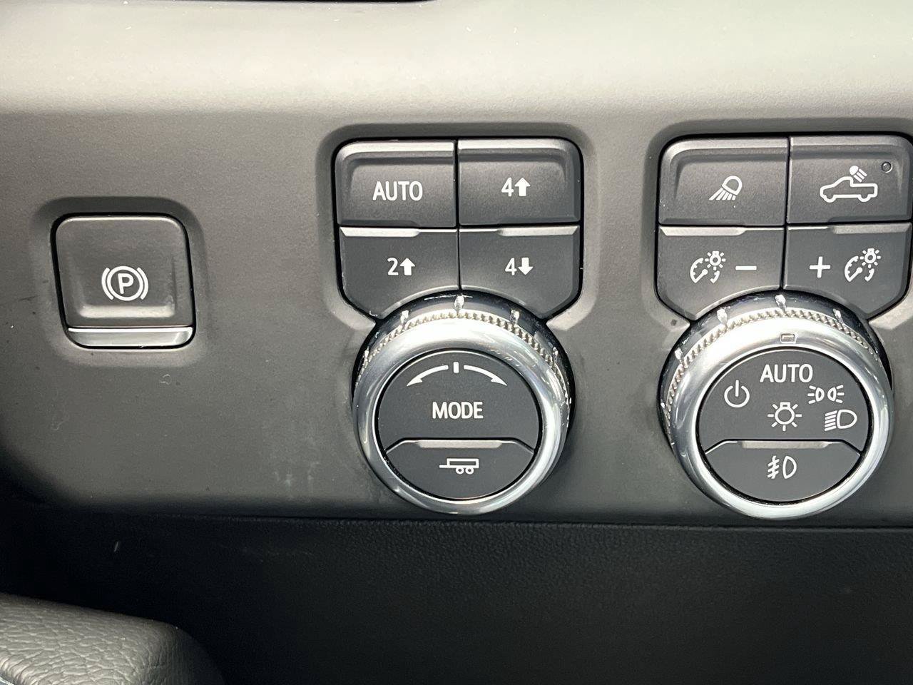 Certified 2024 GMC Sierra 1500 Denali AWD/4WD image 19