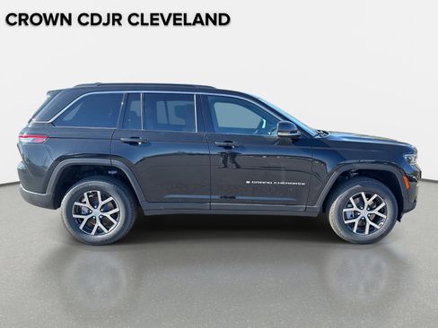 New 2025 Jeep Grand Cherokee Limited AWD/4WD image 3