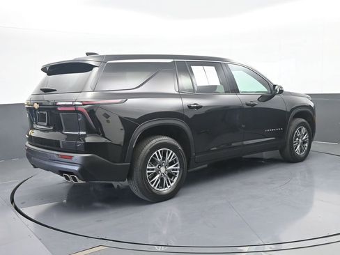 Used 2024 Chevrolet Traverse LS FWD image 6