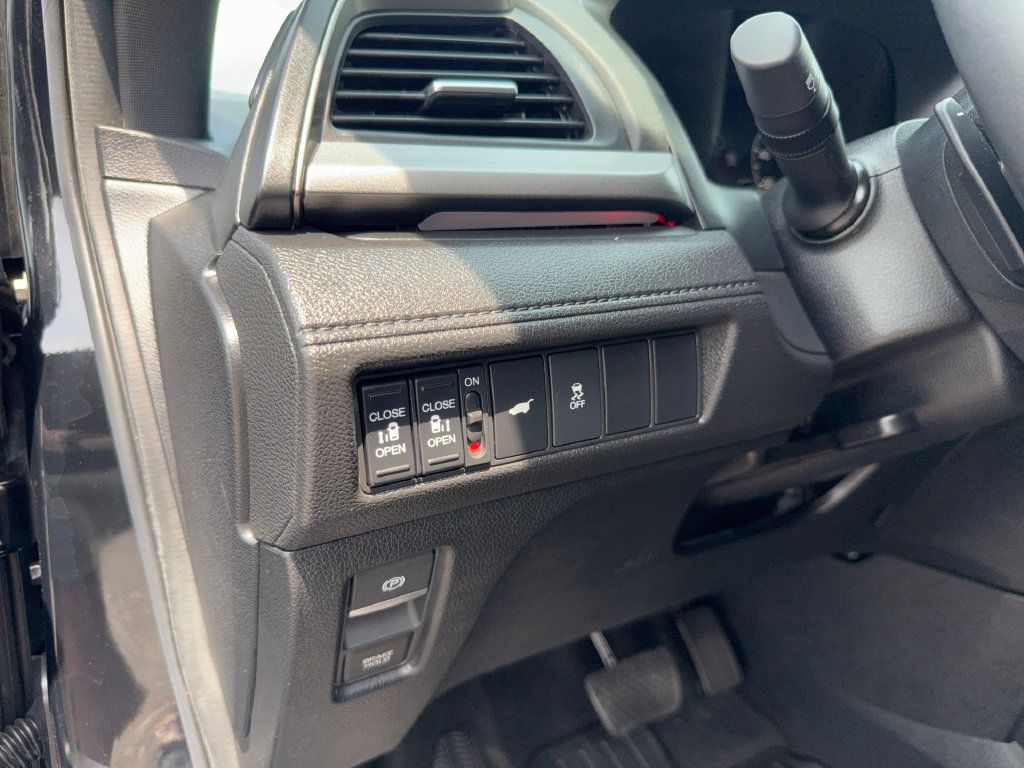 Used 2025 Honda Odyssey Sport-L image 11