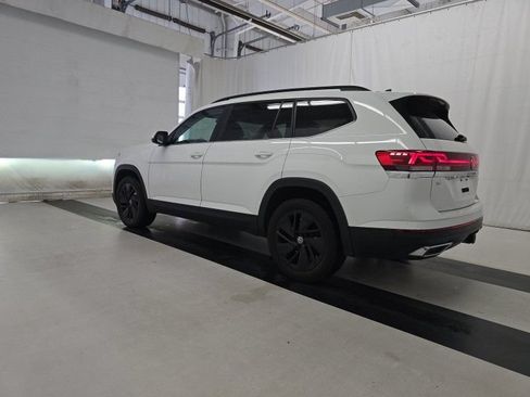 Used 2024 Volkswagen Atlas SE w/ Panoramic Sunroof Package AWD/4WD image 4