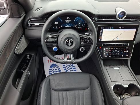 Certified 2025 Maserati Grecale Modena AWD/4WD image 3