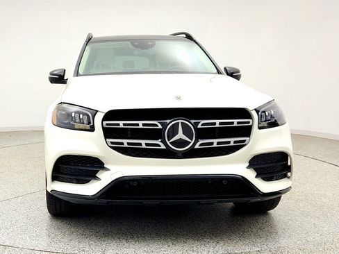 Used 2021 Mercedes-Benz GLS 580 4MATIC image 2