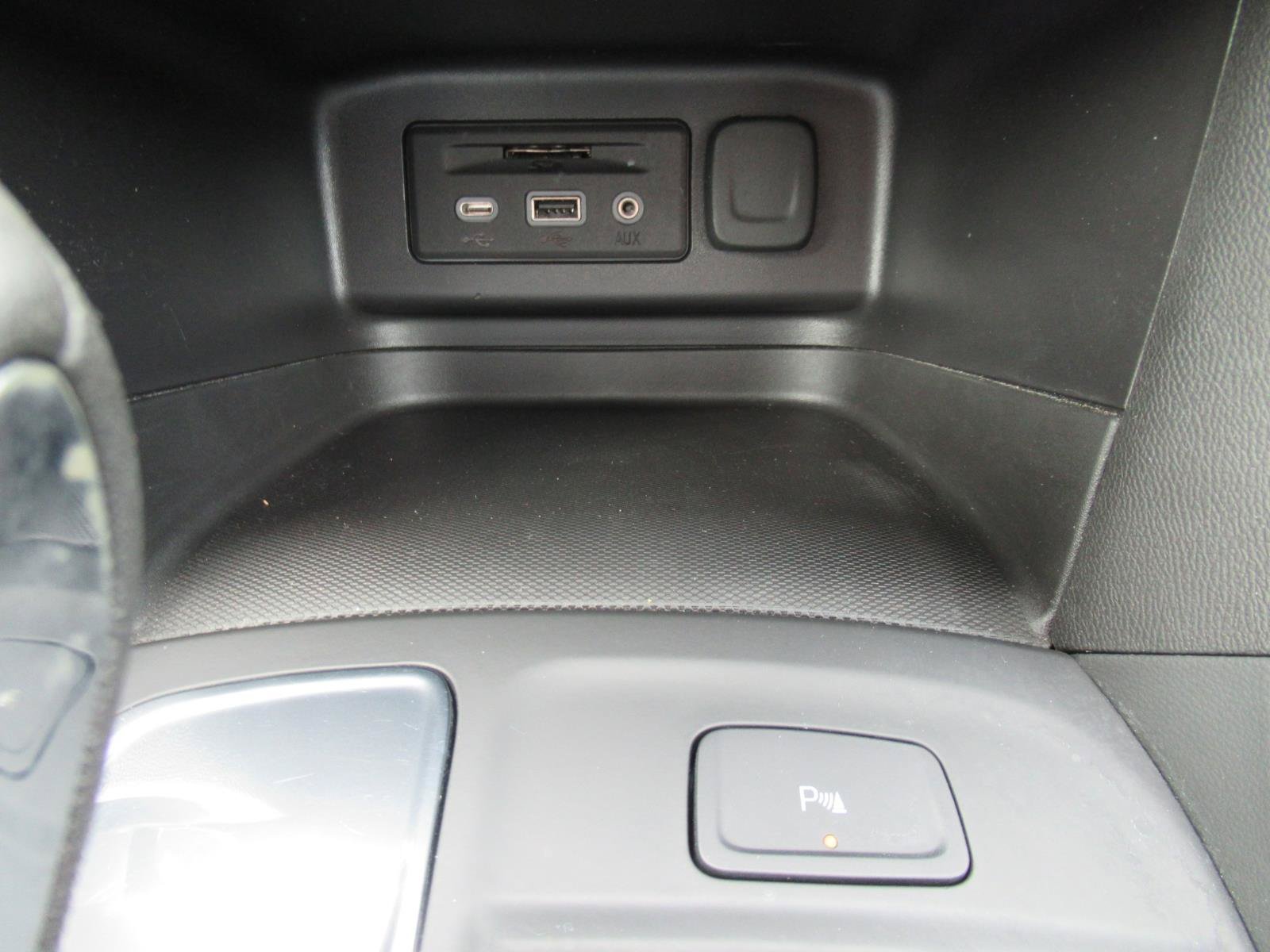 Used 2023 Chevrolet Equinox LT FWD image 28