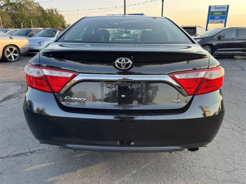 Used 2017 Toyota Camry SE FWD image 6