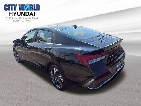Used 2024 Hyundai Elantra SEL w/ Convenience Package FWD image 3