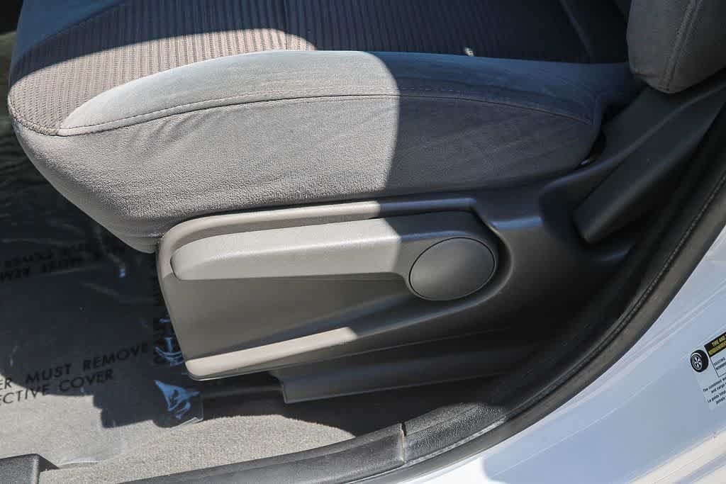 Used 2012 Nissan Sentra 2.0 SR w/ Special Edition Pkg FWD image 21
