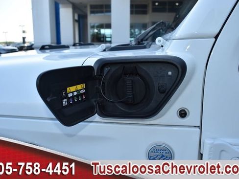 Used 2023 Jeep Wrangler Unlimited Sahara w/ Cold Weather Group AWD/4WD image 7