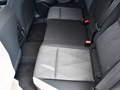 Used 2025 Nissan Rogue SV AWD/4WD image 17