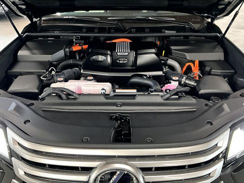 New 2026 Lexus LX 700h Luxury AWD/4WD image 11