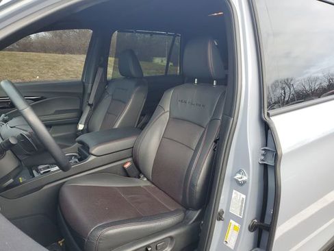 Used 2025 Honda Passport Black Edition image 19