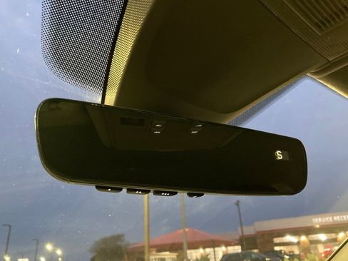 Used 2023 Volkswagen Tiguan SE image 25