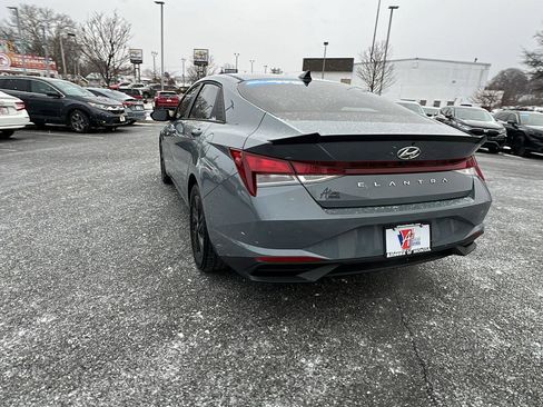 Used 2021 Hyundai Elantra SEL w/ Convenience Package image 6