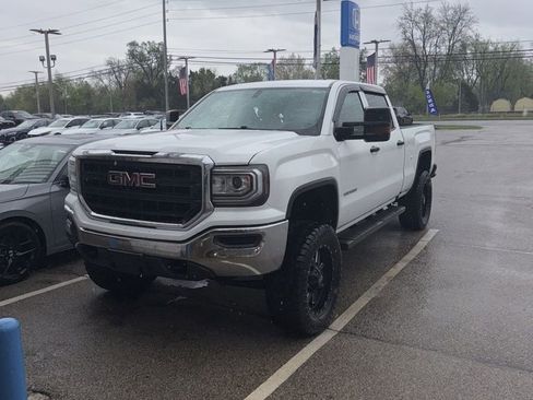 Used 2018 GMC Sierra 1500 4x4 Crew Cab w/ Sierra Appearance Package image 4