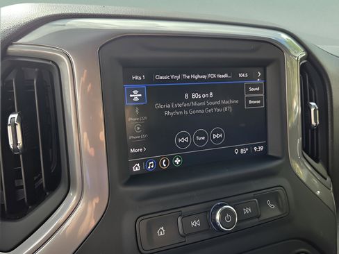Used 2023 Chevrolet Silverado 1500 Custom AWD/4WD image 18