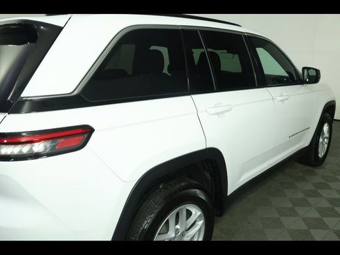 Used 2025 Jeep Grand Cherokee Laredo X w/ Luxury Tech Group I image 20
