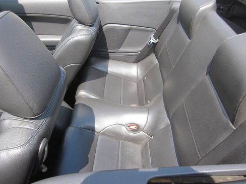 Used 2005 Ford Mustang Premium image 13