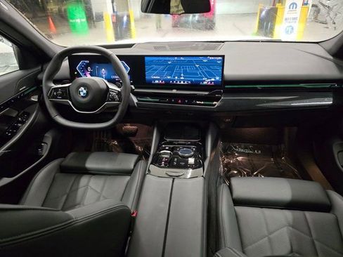 Used 2026 BMW 530i xDrive AWD/4WD image 36