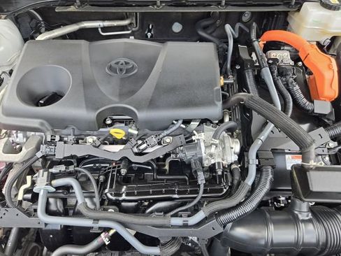 Used 2023 Toyota Crown AWD/4WD image 26