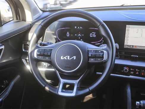 Used 2023 Kia Sportage EX image 16