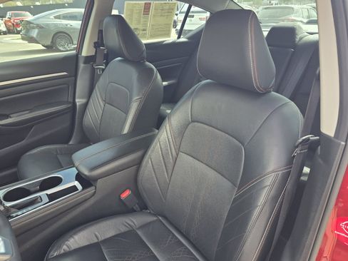 Used 2024 Nissan Altima 2.5 SR w/ SR Premium Package image 12