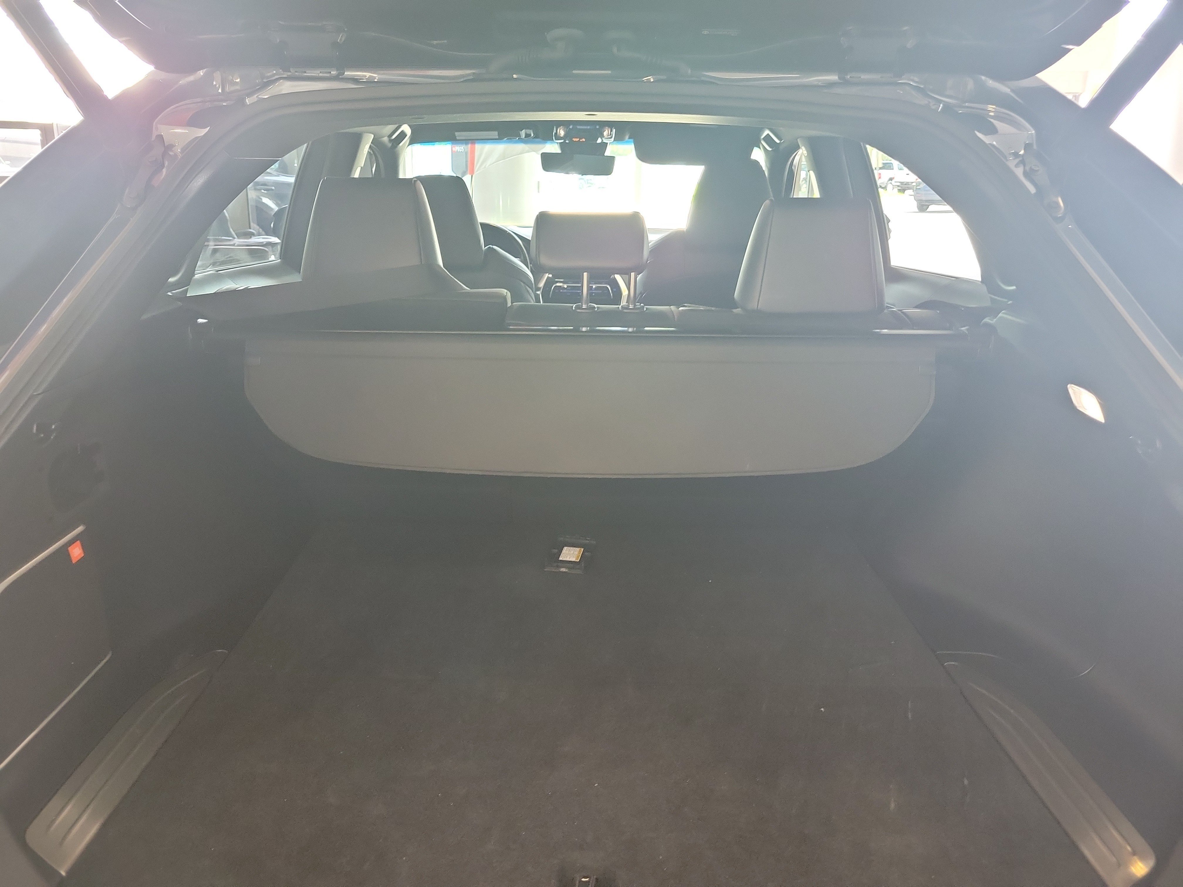 Used 2021 Toyota Venza Limited AWD/4WD image 11