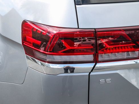 Used 2025 Volkswagen Atlas SE image 9