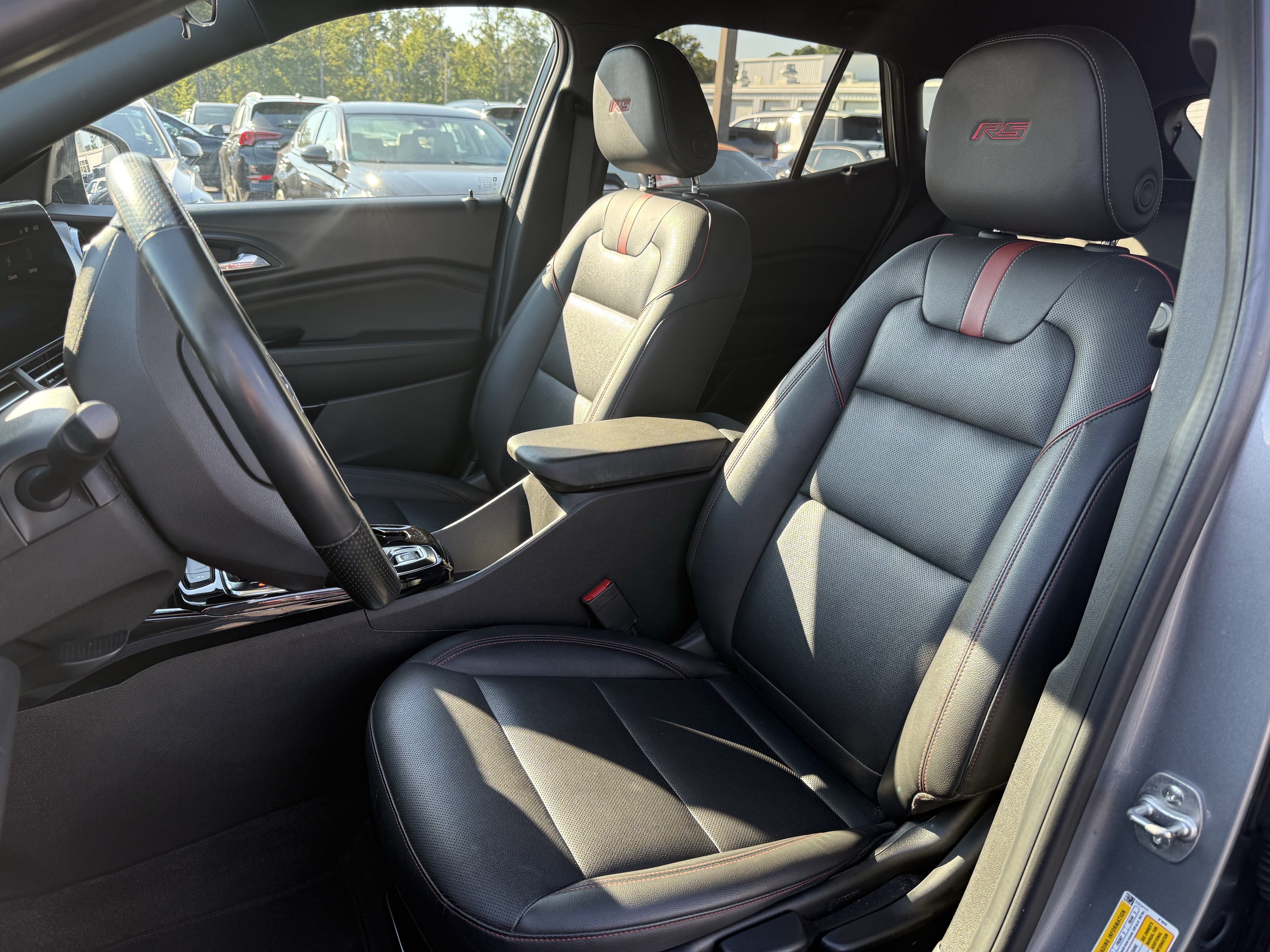 Used 2024 Chevrolet Trax RS FWD image 15