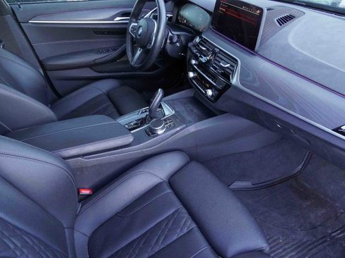 Certified 2023 BMW 530i xDrive w/ M Sport Package image 10