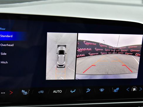 Used 2024 Chevrolet Equinox EV RS FWD image 18