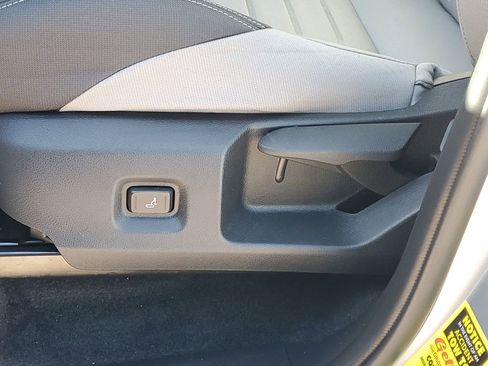 Certified 2025 Toyota Tacoma TRD Sport image 19