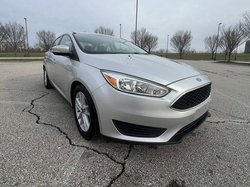 Used 2015 Ford Focus SE w/ SE Cold Weather Package image 7
