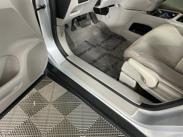 Used 2014 Honda CR-V LX image 14