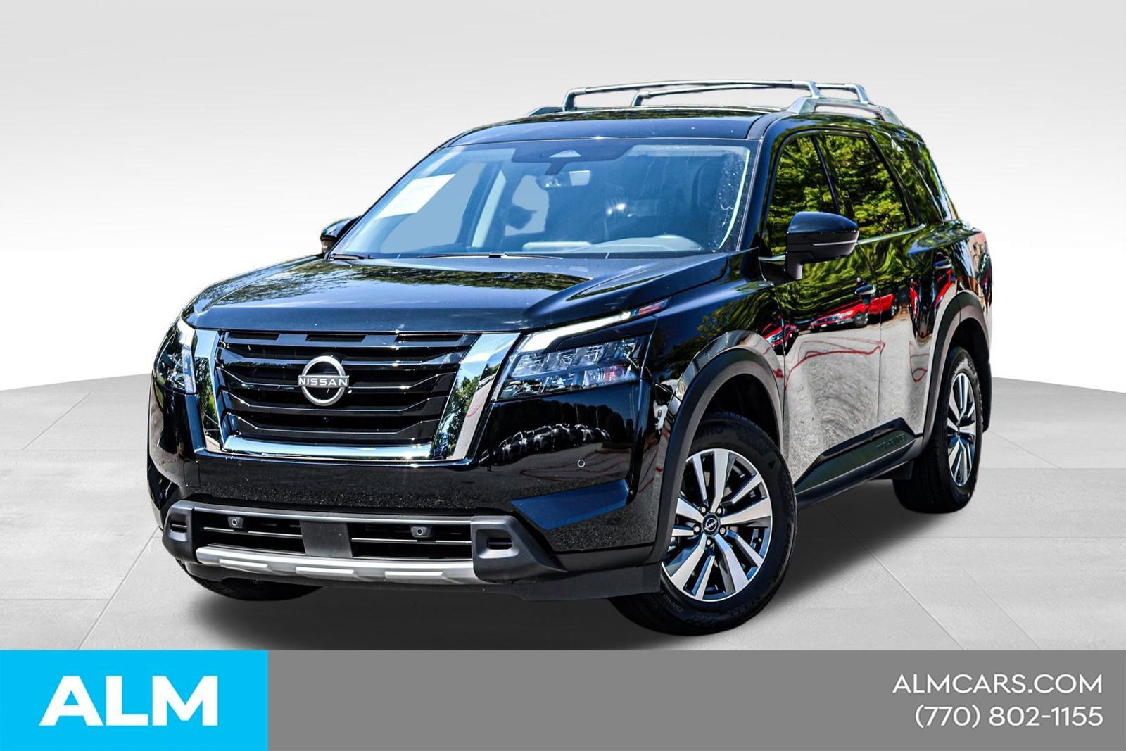 Used 2025 Nissan Pathfinder SL w/ Cargo Package FWD image 1