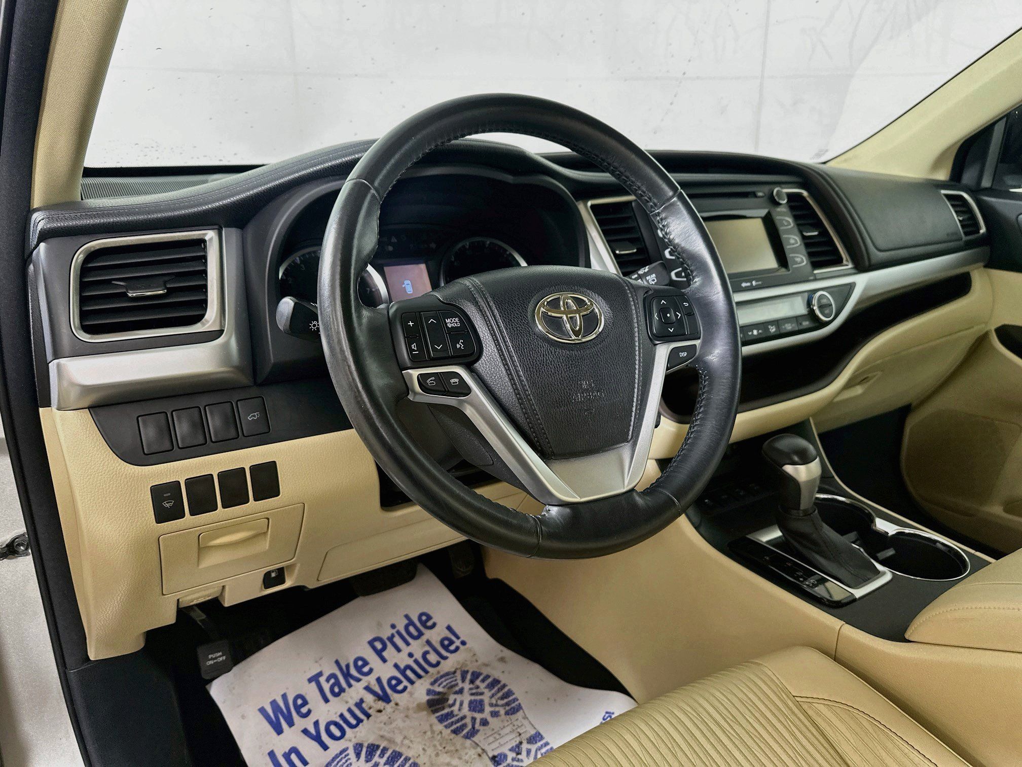 Used 2014 Toyota Highlander Plus AWD/4WD image 9