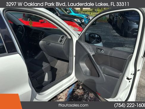 Used 2016 Volkswagen Tiguan S image 38