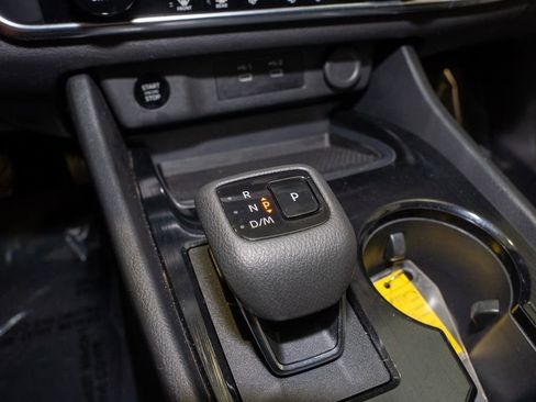 Used 2024 Nissan Rogue SV image 16