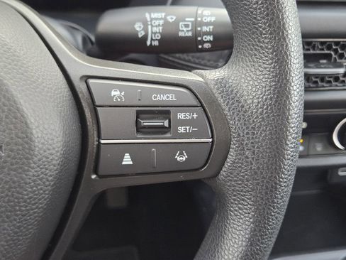 Used 2025 Honda HR-V LX image 31