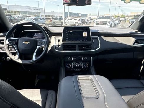 Used 2022 Chevrolet Tahoe LT w/ Luxury Package AWD/4WD image 19
