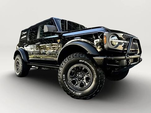 Used 2022 Ford Bronco Badlands w/ Sasquatch Package AWD/4WD image 10