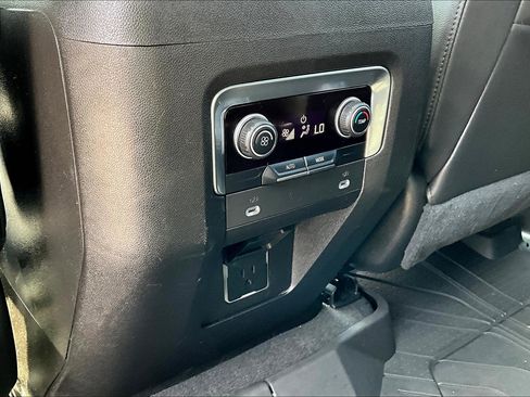 Used 2021 Chevrolet Tahoe Z71 image 40